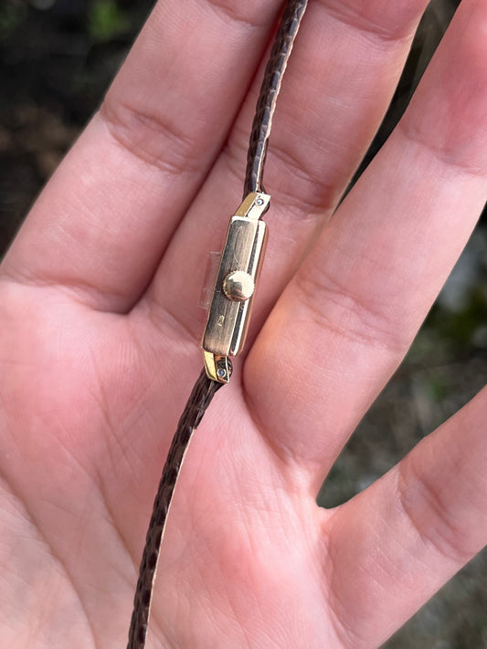 Universal Genève - 18k Gold Ladies Wristwatch