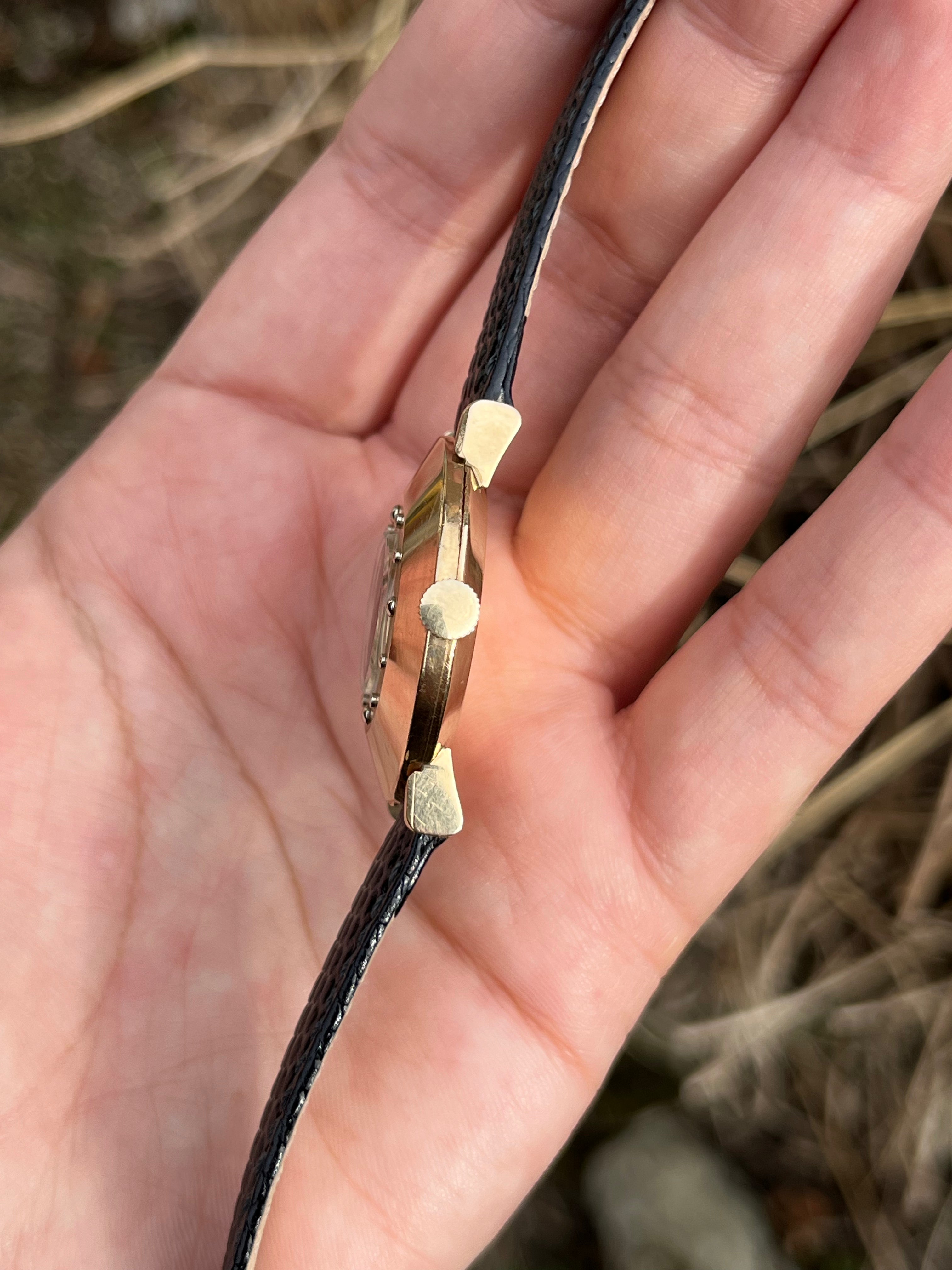 Le Coultre - 14k Gold Wristwatch